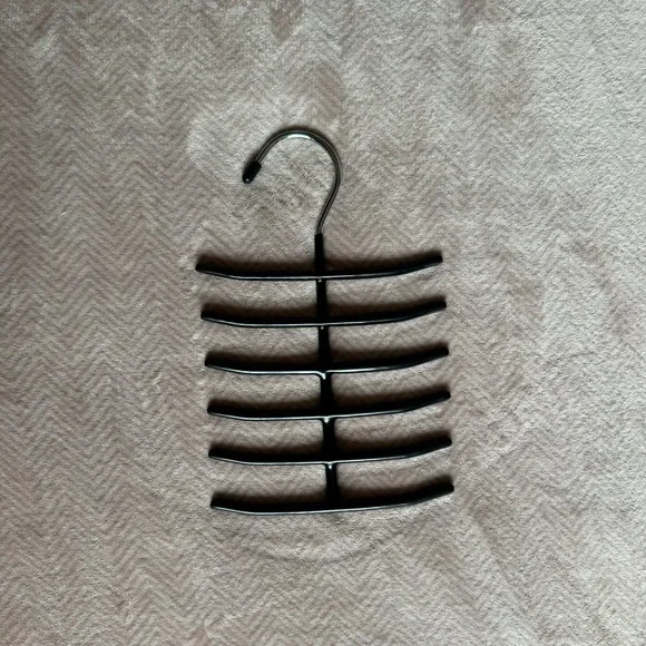 Scarfs/ties/belts hanger