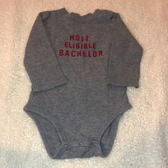 🐶🐶Carters 12mg gray onesie🐶🐶