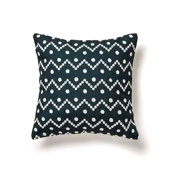 Divine Home CF Buttonwood Indoor/Outdoor Throw Pillow, Black/White 17