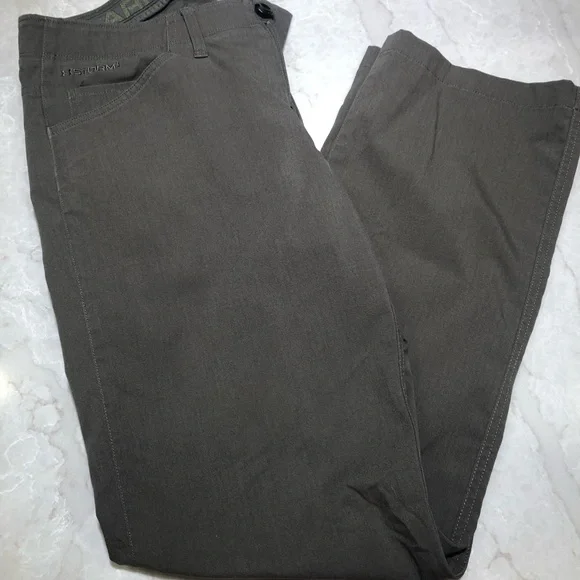 Under Armour Men's Olive Brown Chino Pants