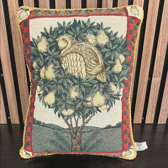 RIVERDALE The Fraser Collection Partridge In A Pear Tree Pillow