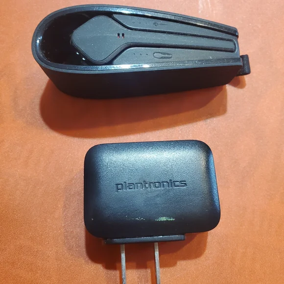Plantronics Black PITE14 Bluetooth Earpeice With Charging Case/Matching Dock