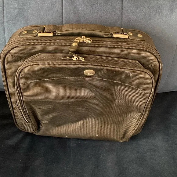 Dell Laptop Briefcase with no shoulder strap. Used.