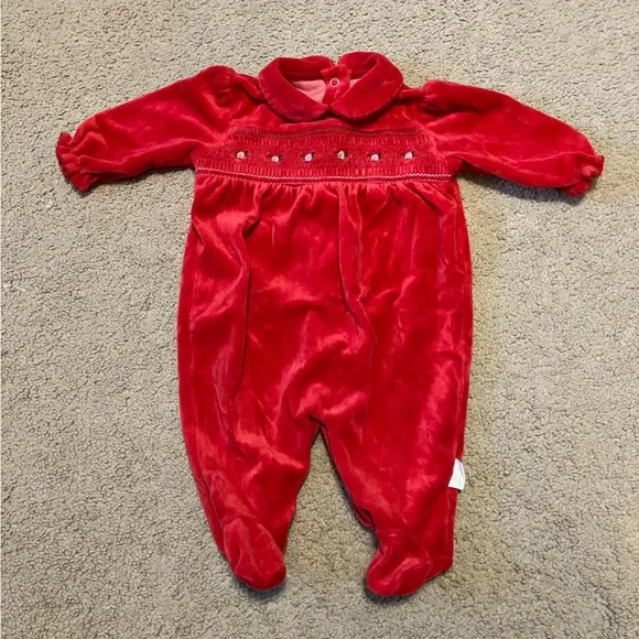Baby Girl’s First Moments 0-3 Month Red Smocked Velour Footed Outfit‎ *LIKE NEW*
