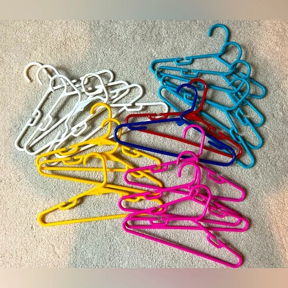 Kids hangers, 16 each