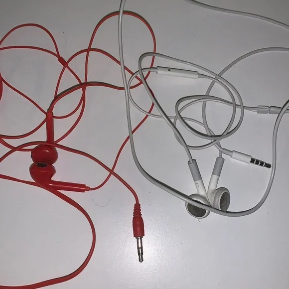 ear buds like new