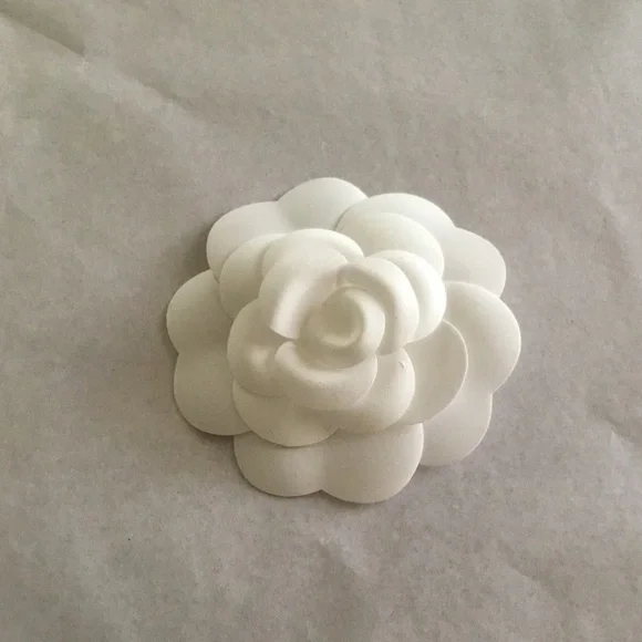 CHANEL CAMELLIA WHITE SOFT FLOWER SEAL OPEN AND WILL STILL STICK