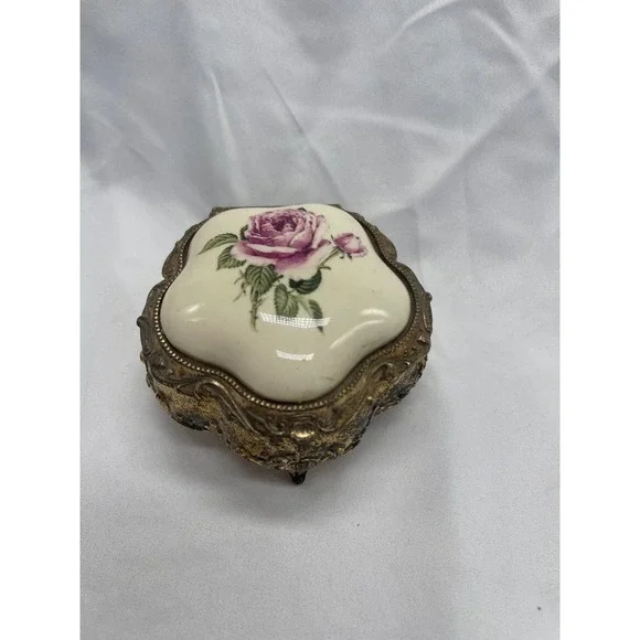VTG jewelry box/trinket dish