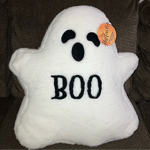 NWT Halloween Spooky White Ghost “BOO!” Plush Throw Pillow