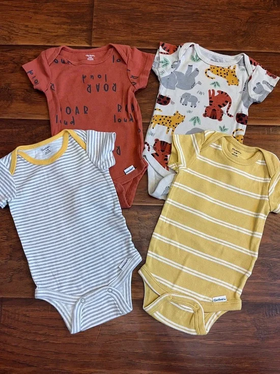⭐️⭐️PICK 5 / $20 (4) Gerber Multi-Pack Baby One-Pieces 0-3M