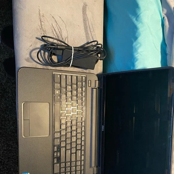 Dell Inspirion 3537