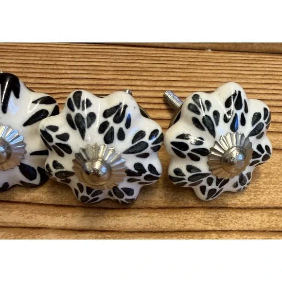 Black & White Ceramic Cabinet Knobs‎ Drawer Pulls Lot of 13 round 1.5