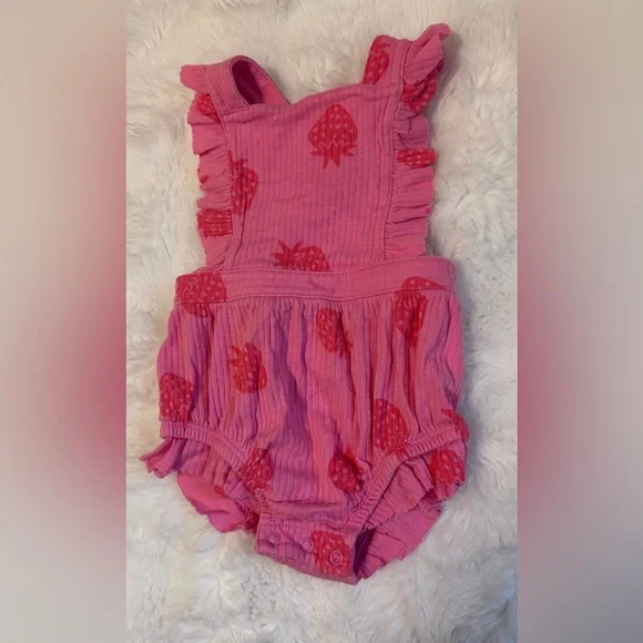 Baby Cat & Jack Pink Strawberry Romper 0–3 Months Ruffle Summer Outfit