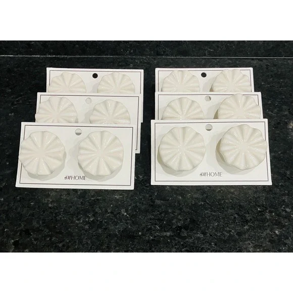 Set Of 12 H&M Ruffle Flower Drawer Pull Or Cabinet Knob Creamy White Brand New