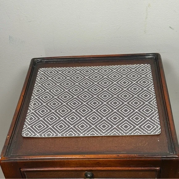 Leather Geometric Reversible Gray/Green Decorative Pad