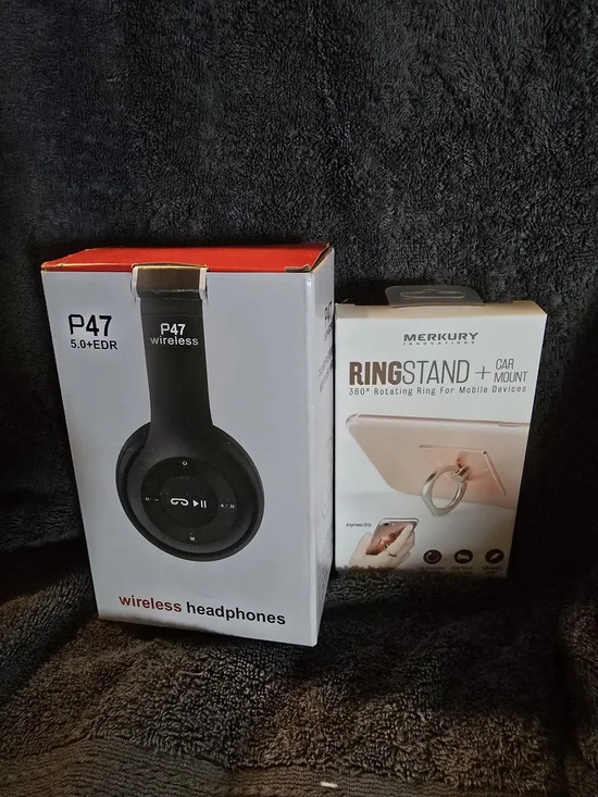 P47 Wireless Headphones & Merkury RingStand Car Mount - Black and Rose Gold