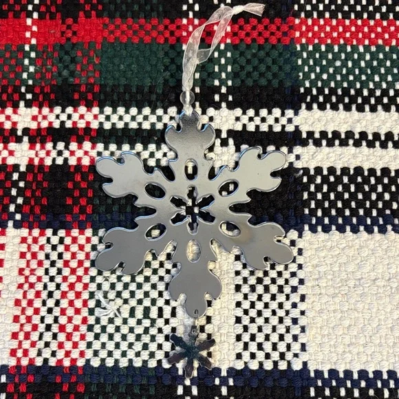 🆕Large Silver Snowflake Ornament
