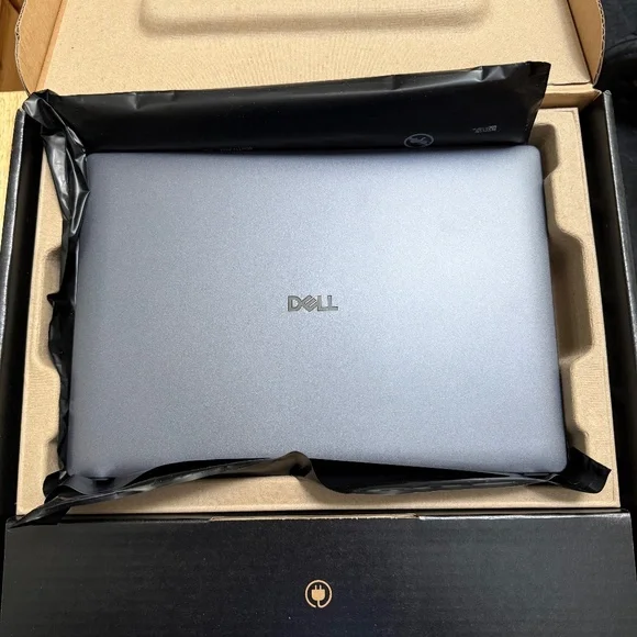 Dell Pro 14 Premium Laptop PA14250