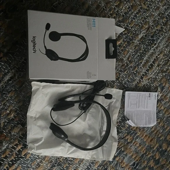 NWT Logitech Black Wired Headset