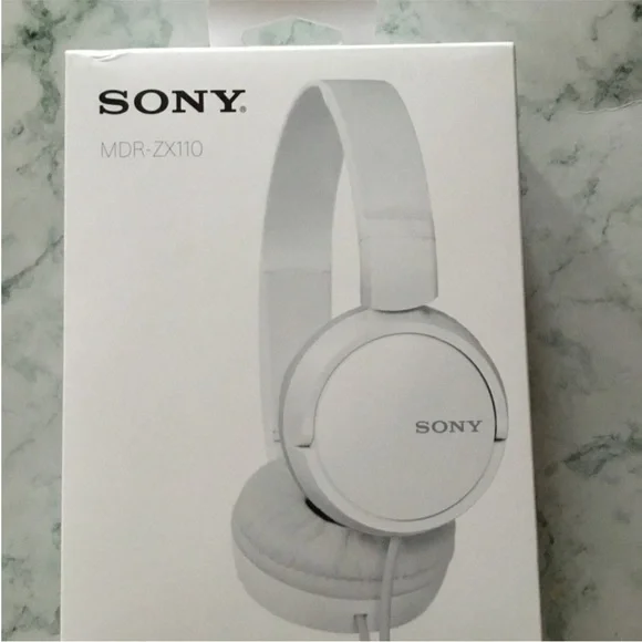 Sony MDR-ZX110 Headphones in White