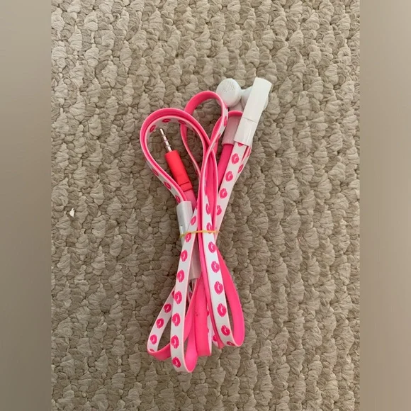 NEW Pink lips no tangled Ear phone