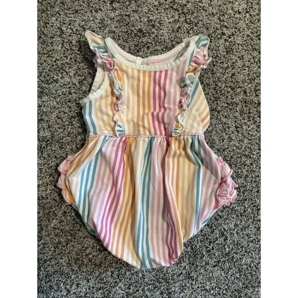 ❤️RuffleButts Bubble Romper