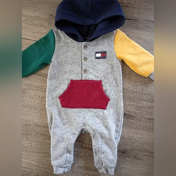 Tommy Hilfiger Hooded Outfit