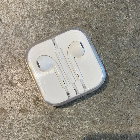 Apple ear buds