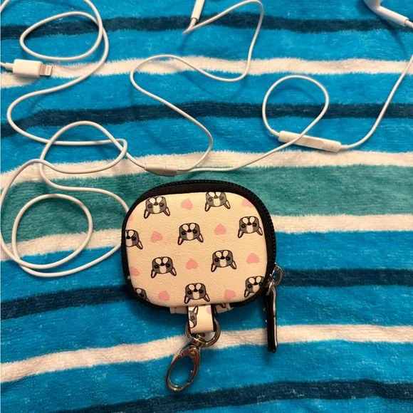 Cute Pink & white Earbud Case/ear buds