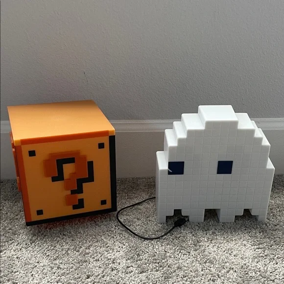Nintendo question illuminated box and pac man ghost light