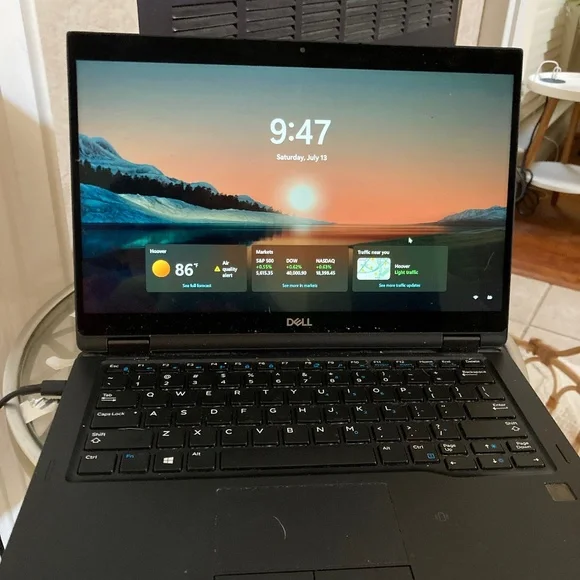 Windows 11 Latitude desktop with touchscreen