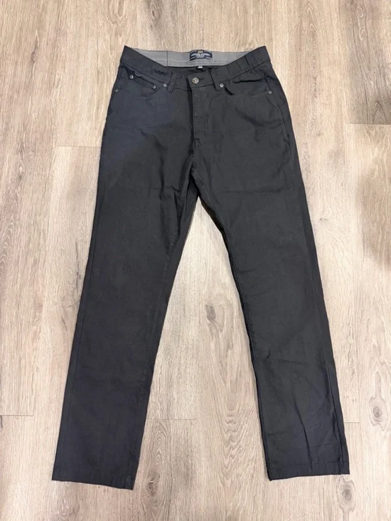 Men's Straight-Leg Jeans in Black — Classic Everyday Style