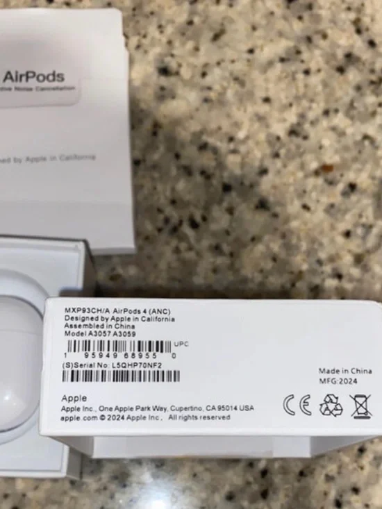 Apple AirPods 4 ANC White Charging Case Box