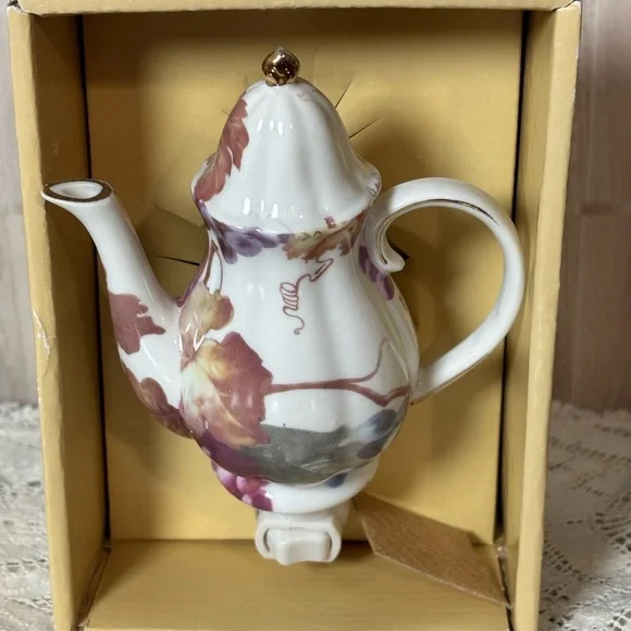 Kirkland’s JK Designs Grape Chintz Nightlight Teapot Set Retired