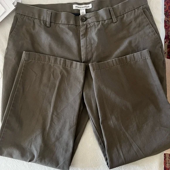Men's Gray Chinos Classic Cut Amazon Essentials 38”x28”