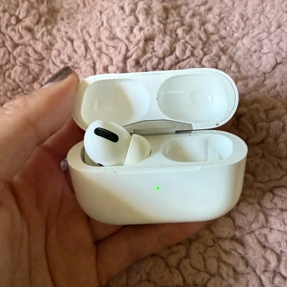 Wireless Earbuds with Charging Case - White