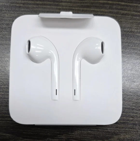 Apple White Wired Earbuds