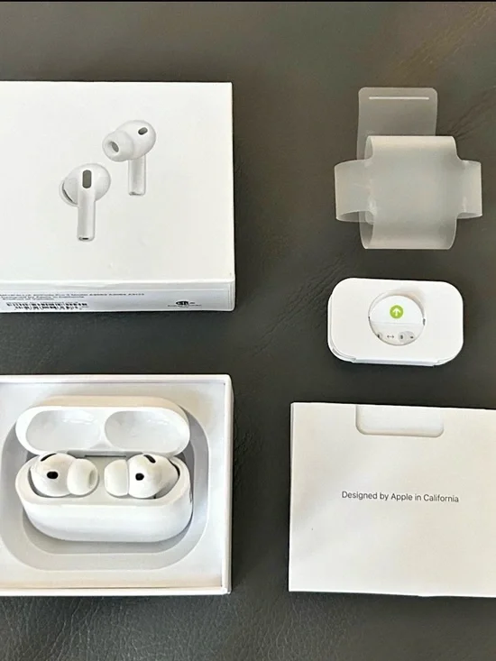 Apple AirPods Pro with Silicone Tips (White)
