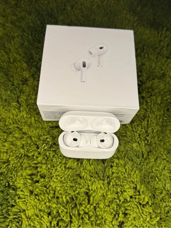 Apple AirPods Pro True Wireless Earbuds — White