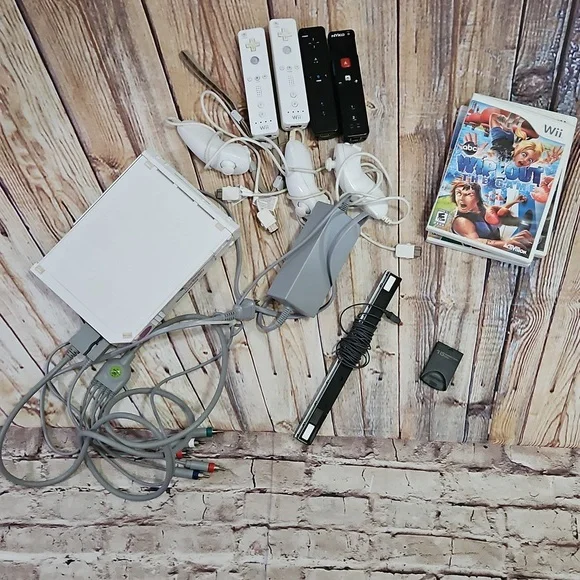 Nintendo Wii Console Acessories And‎ 3 Games
