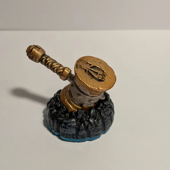 Skylanders Battle Hammer Figure And Item Card