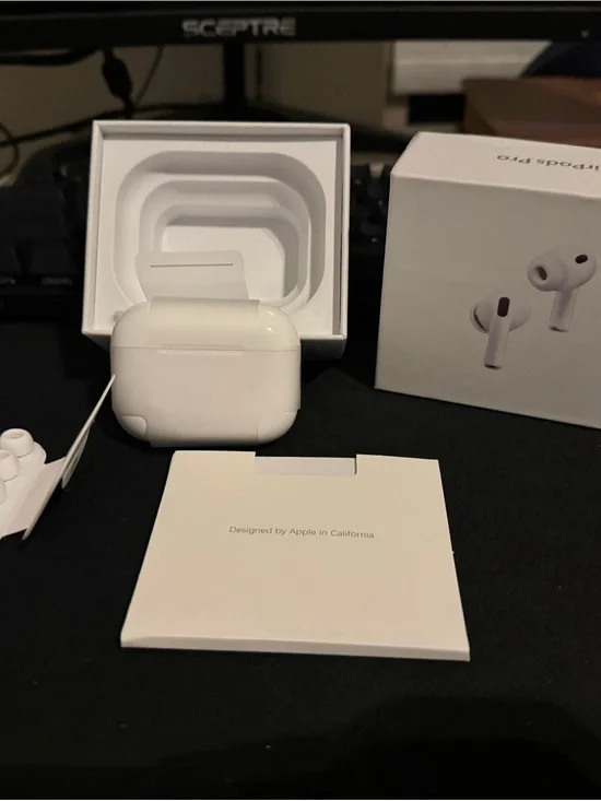 Apple White AirPods Pro 3 Charging Case with Box and Manuals