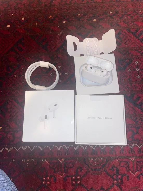 Apple AirPods Pro White with Charging Case and Cable