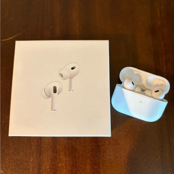 Apple AirPods Pro (White) Wireless Noise-Cancelling Earbuds