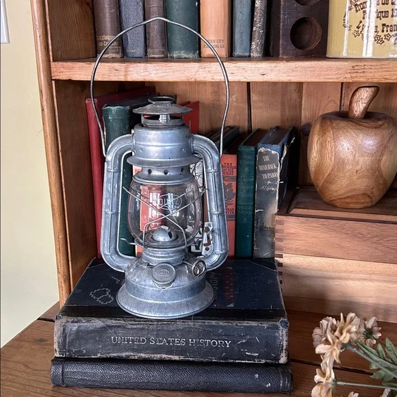 VINTAGE Dietz No. 50 Comet Lantern