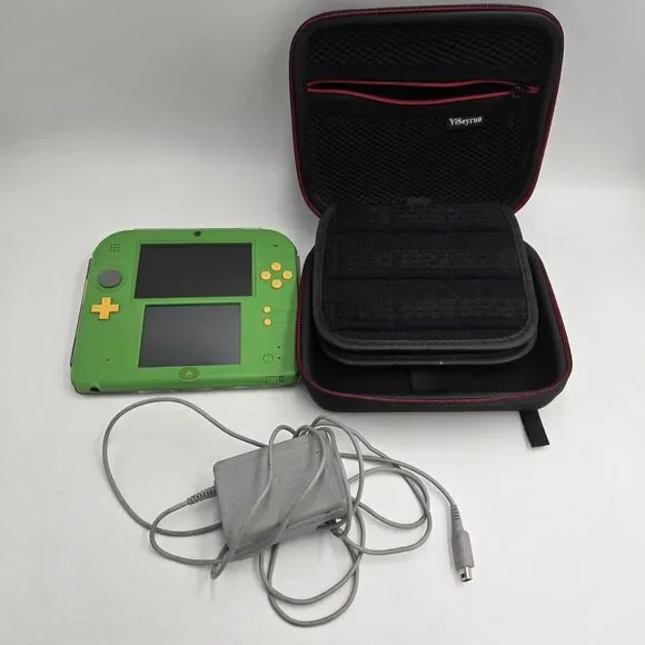 NINTENDO 2DS ZELDA EDITION GREEN PROTECTIVE CASE & TRAVEL CASE Tested No Stylus