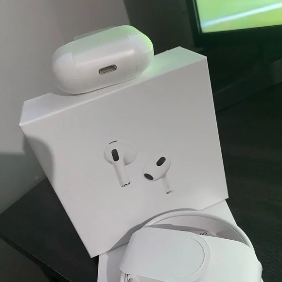 Apple Wireless Earbuds with Charging Case - White