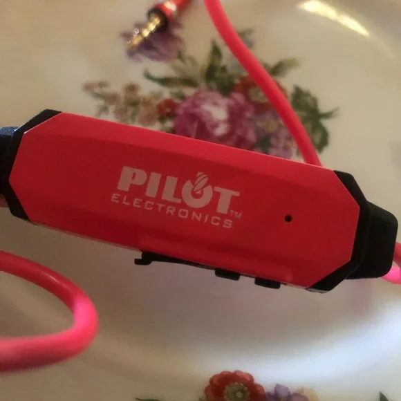 Pilot Electroluminescent Pink Audio Cable