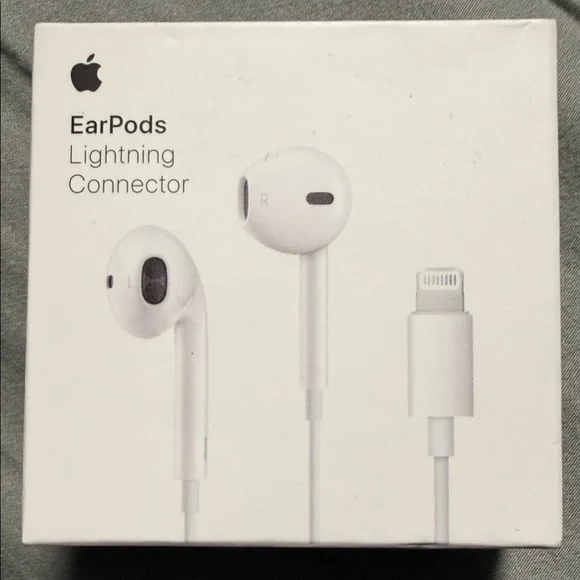 Apple EarPods with Lightning Connector - White