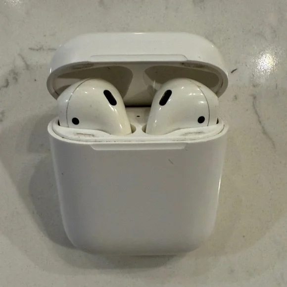 AirPods White